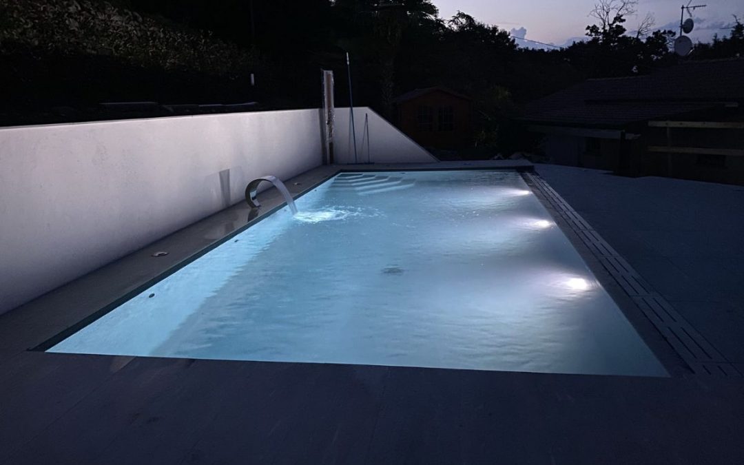 Piscina in giardino, meglio interrata o fuori terra? Scopri la soluzione perfetta con OriginalPool